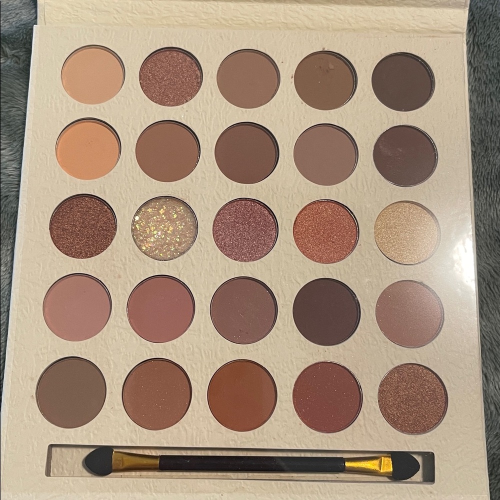 Makeup Bundle - Picture 5 of 6